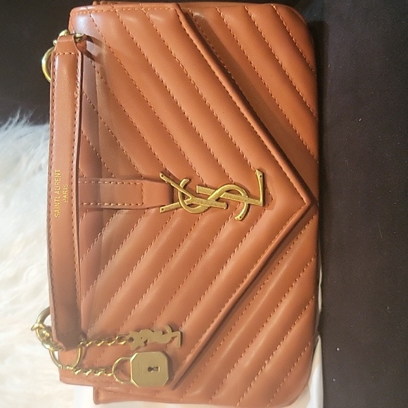 Yves Saint Laurent bag - Picture 2 of 5